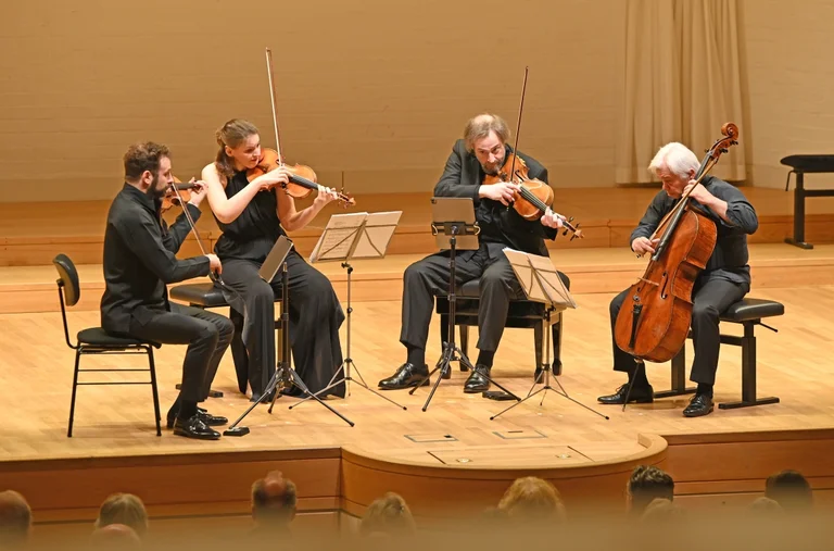 Hermann Grädener, Streichquartett Nr. 1 d-Moll op. 33: Ilya Gringolts, Violine – Franziska Hölscher, Violine – Gregor Sigl, Viola – Clemens Hagen, Violoncello